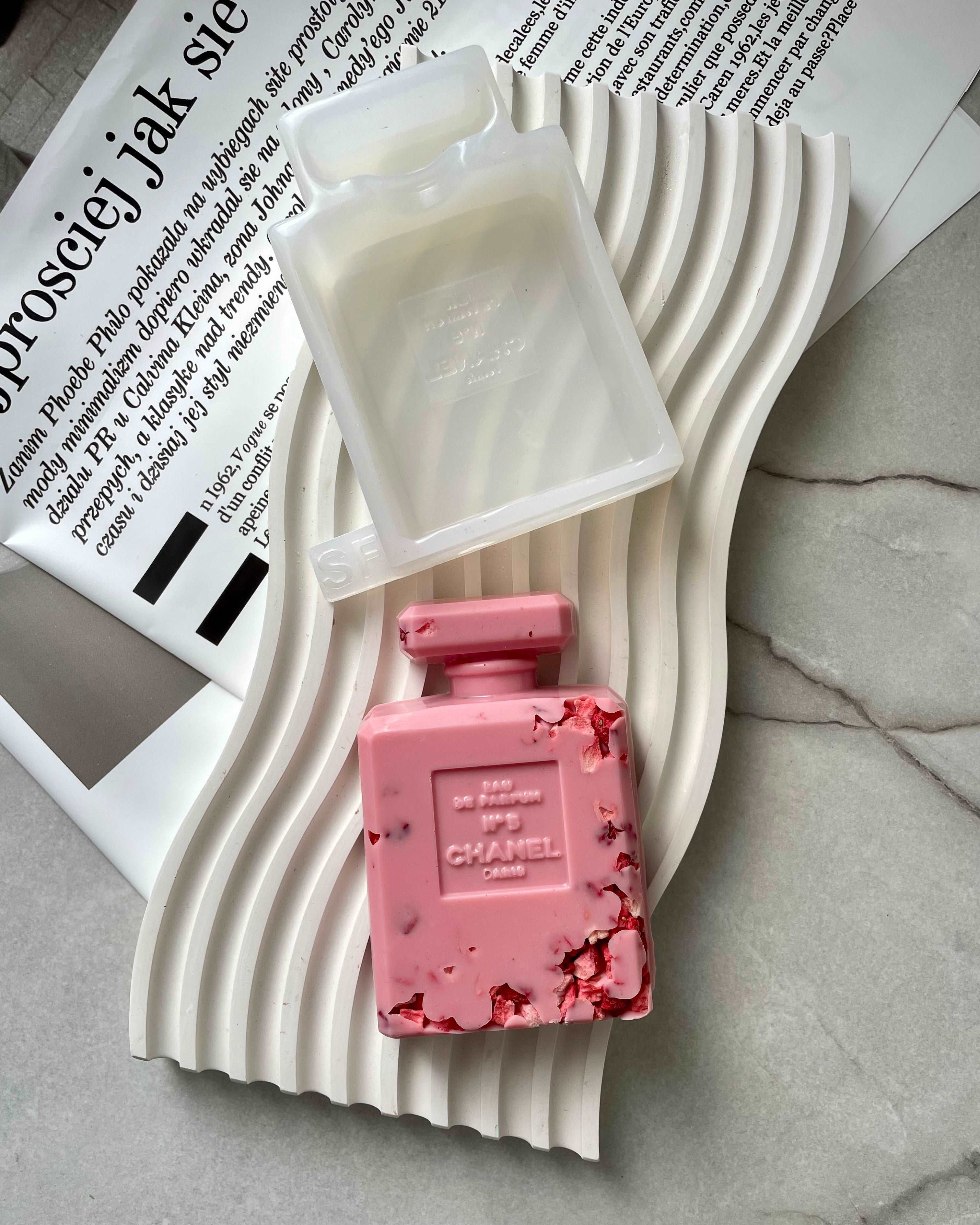 Forma w kształcie "Perfum Chanel"