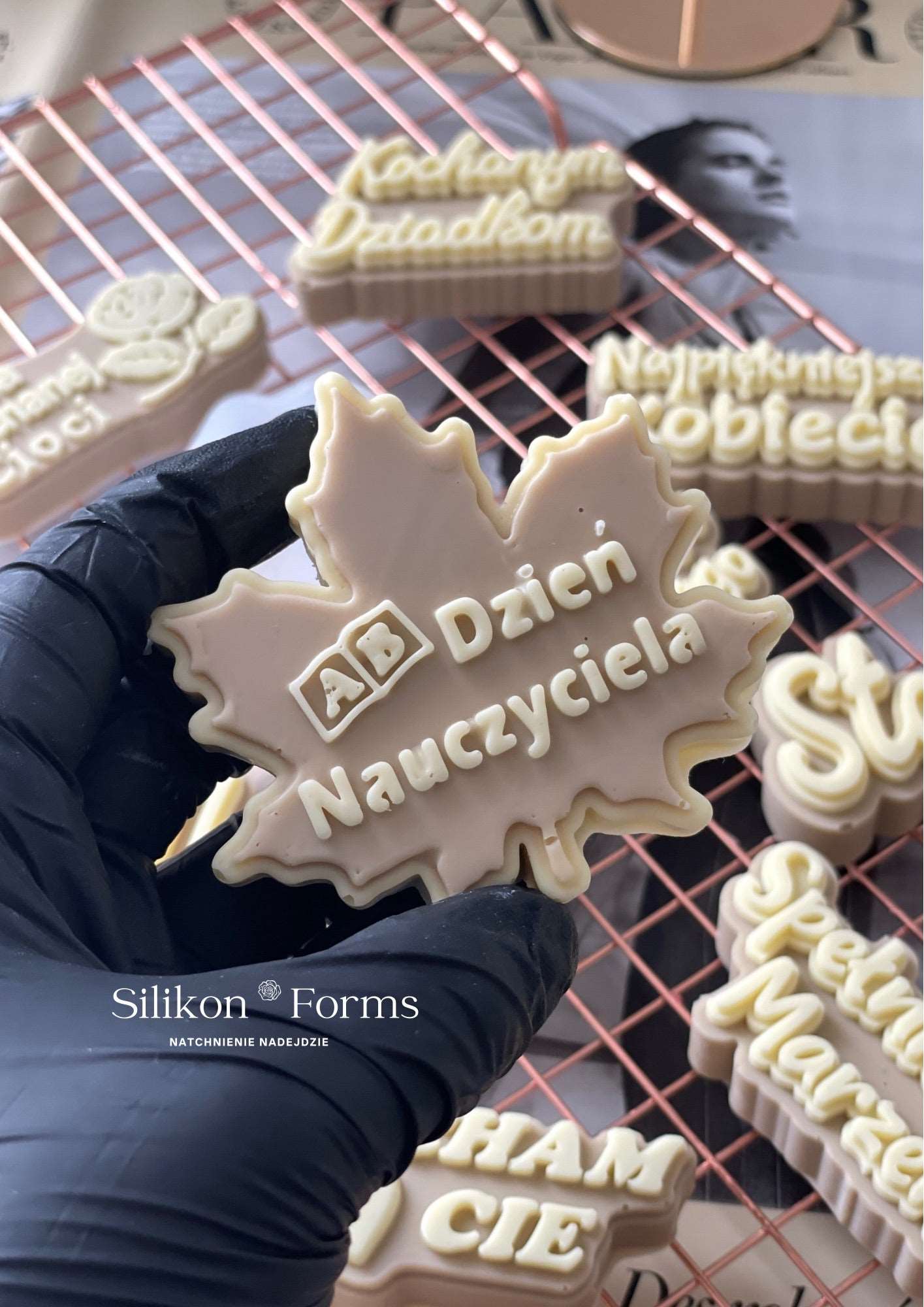 Napis "Dzień Nauczyciela"