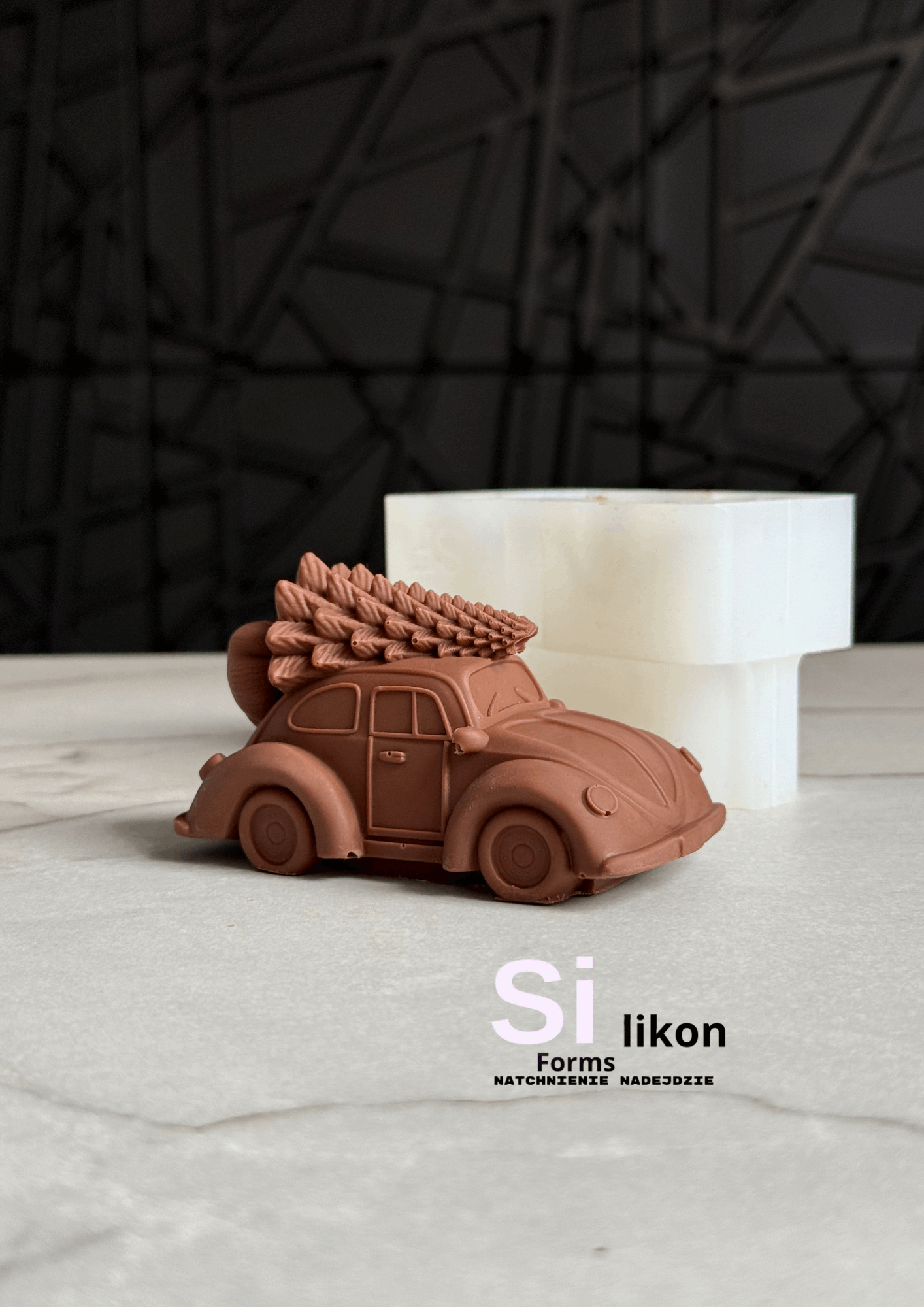 Samochód z choinką